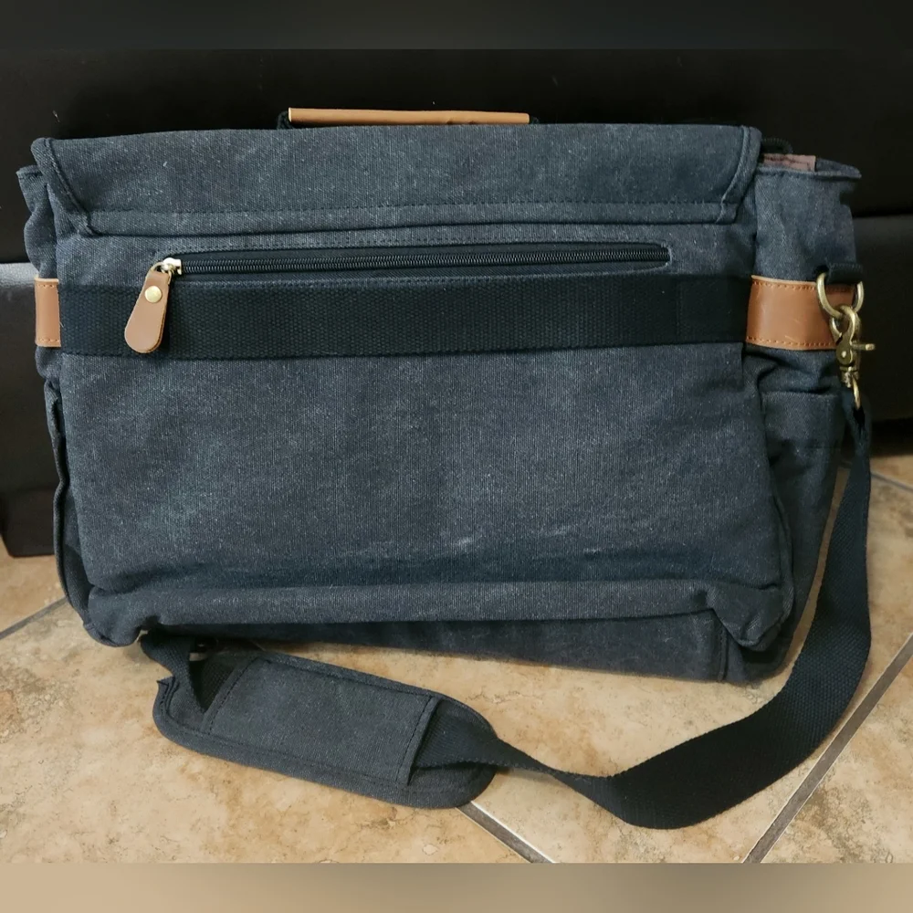 Rainsmore nwot 17